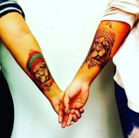 Hipster Black Lion Tattoo - Image 4