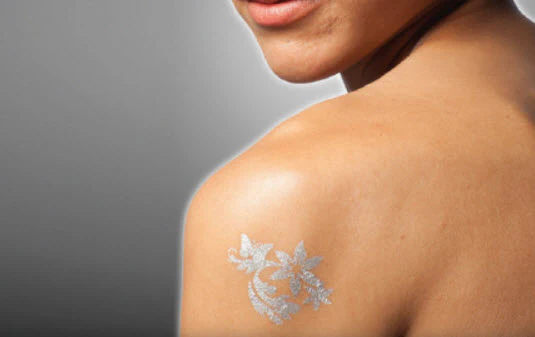 Silver Temporary Tattoo Spray + 3 Stencils - Image 3